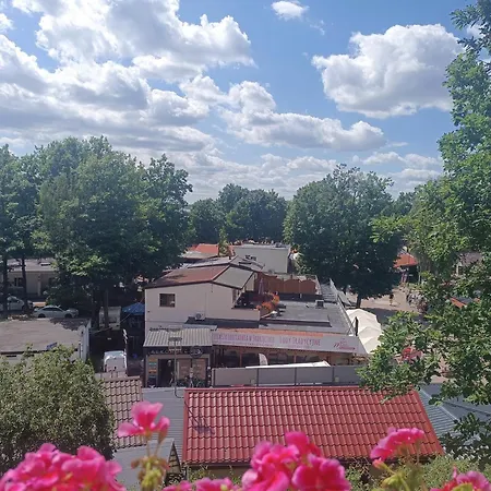 Na Skarpie Plaza *