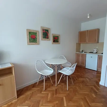 Na Skarpie Plaza Guest house