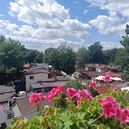 Na Skarpie Plaza *