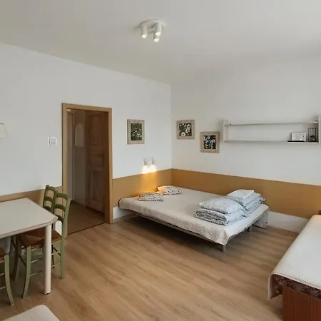 Na Skarpie Plaza Guest house