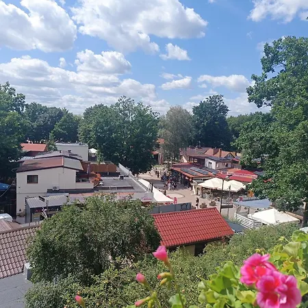 Na Skarpie Plaza